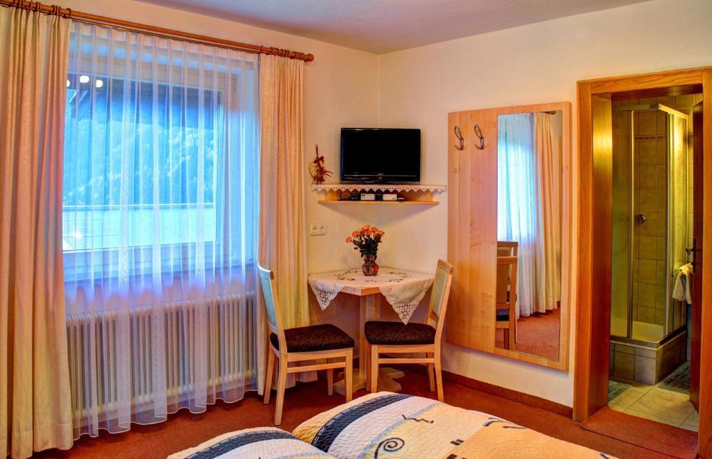 Gaestehaus Resi Jerzens Room photo